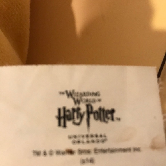 Harry Potter gold and red decorator pillow - Picture 3 of 6